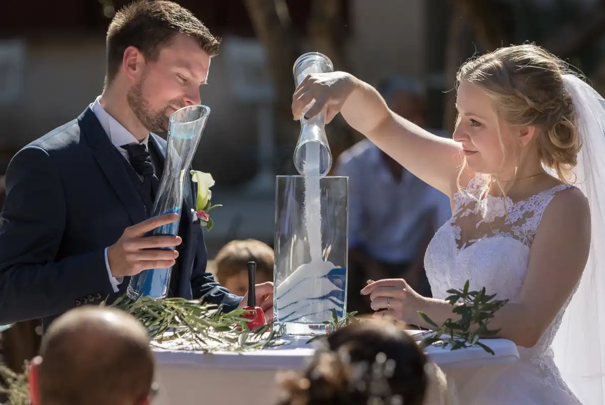Cérémonie laïque en plein air dans le Var – Kris Officiant
